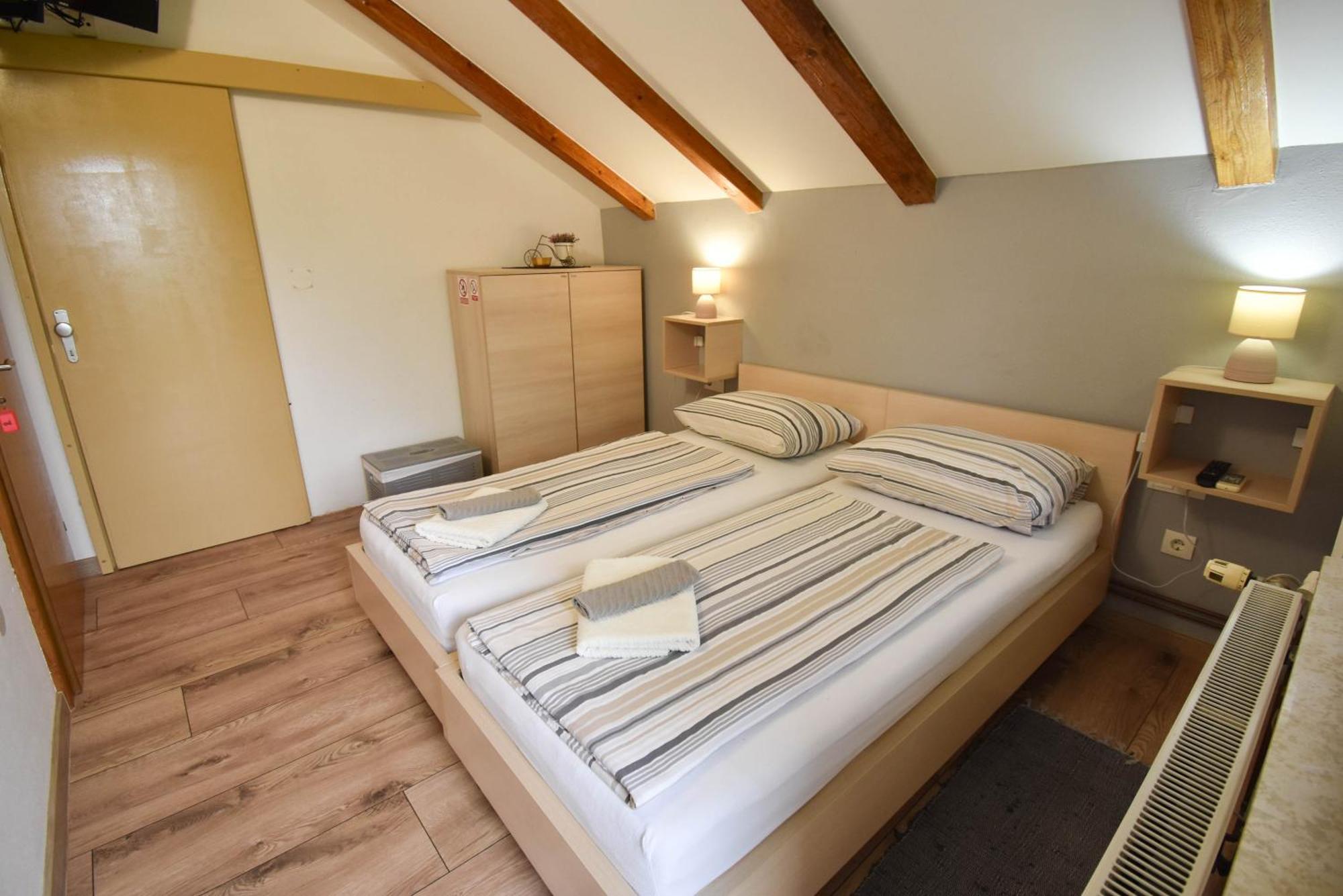 Guesthouse Obitelj Paulic Slunj Zewnętrze zdjęcie